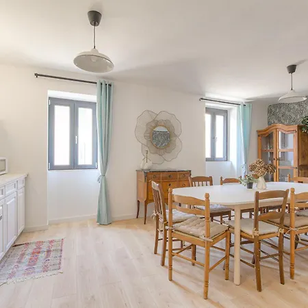 Gite La Terrasse, 4 Chambres, 10 Pers, Centre Ville Lagnieu Exterior foto
